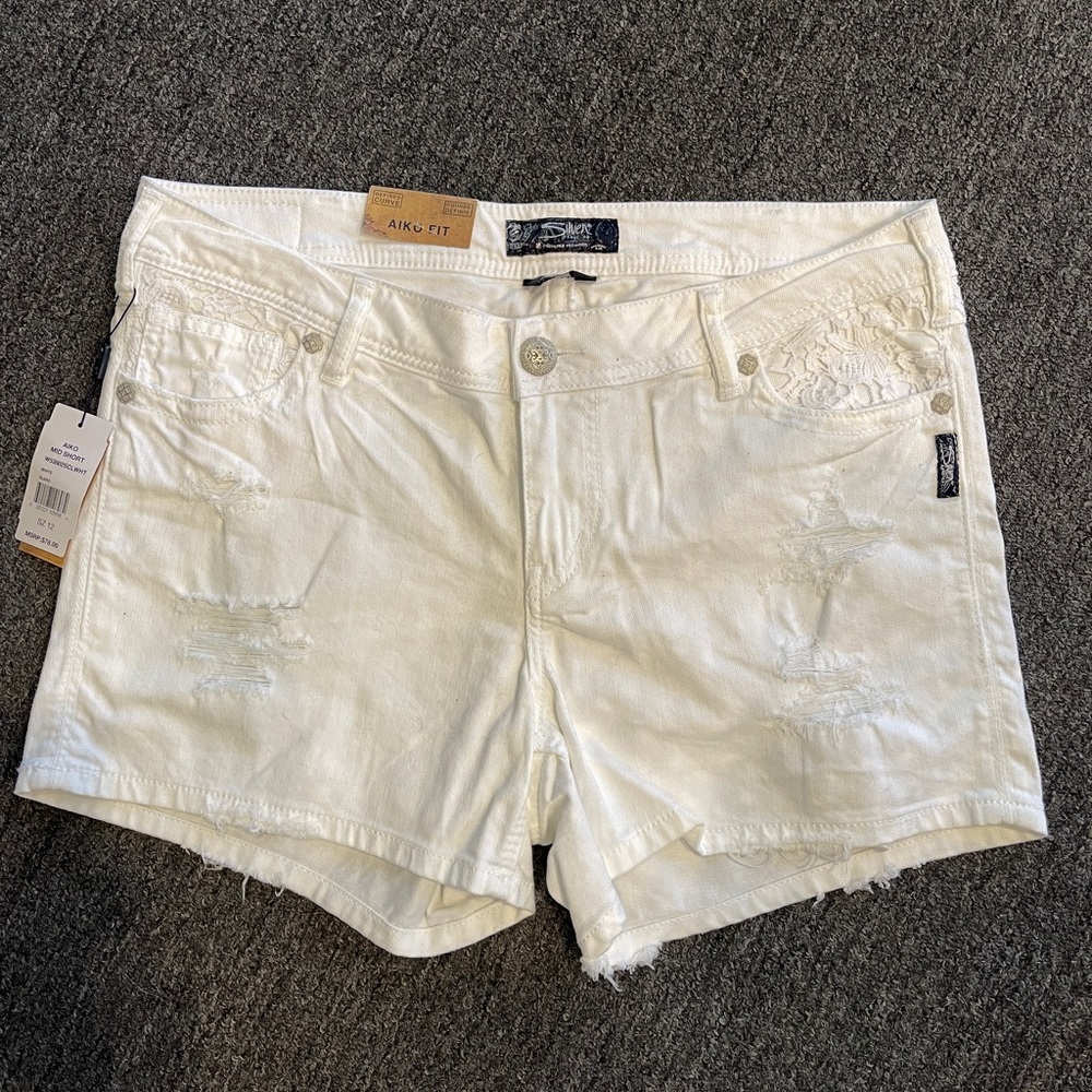 Aiko White Mid Short Distressed Jean Shorts. Mid Rise Silver Jeans Co.  12 NWT